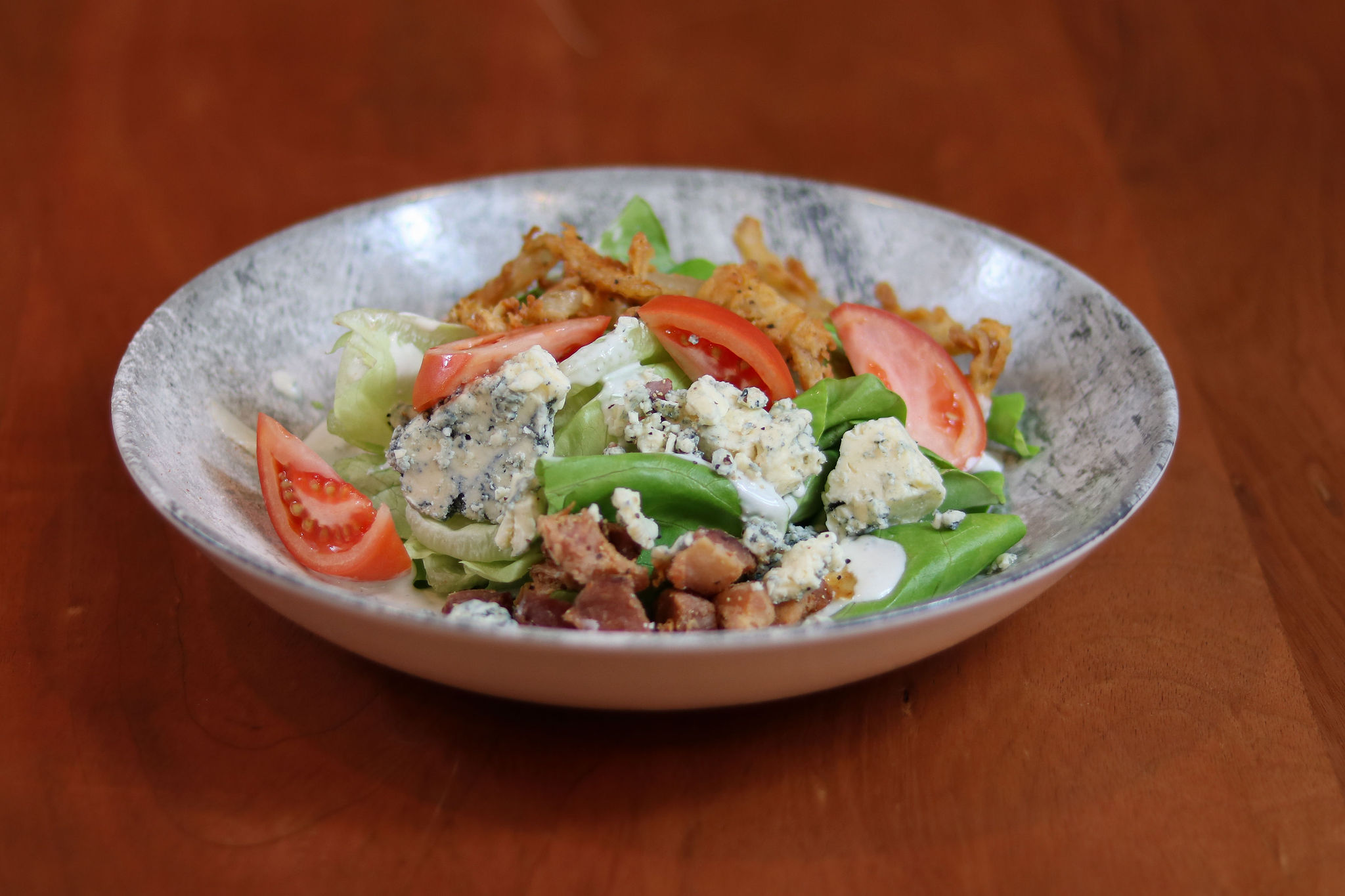 salad with blue cheese and bacon